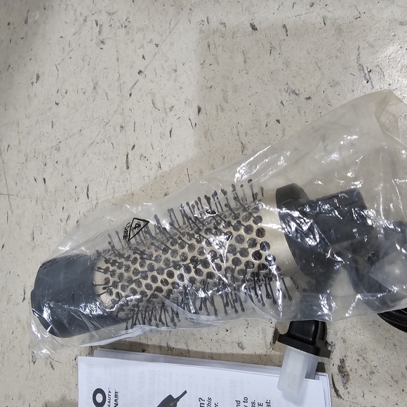 Quo Beauty Ceramic Hot Air Brush 1.5" (1 ct) - Picture 3 of 5